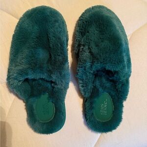 Stars Above Emerald Fuzzy Slippers